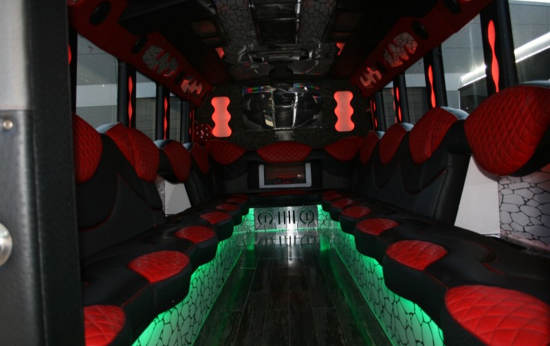 2005 Freightliner M2 Limo Bus
