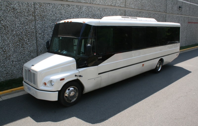 2005 Freightliner M2 Limo Bus
