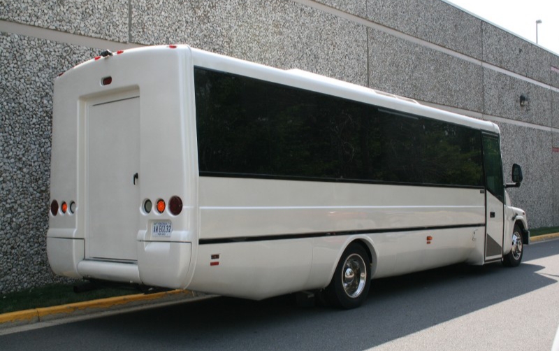 2005 Freightliner M2 Limo Bus
