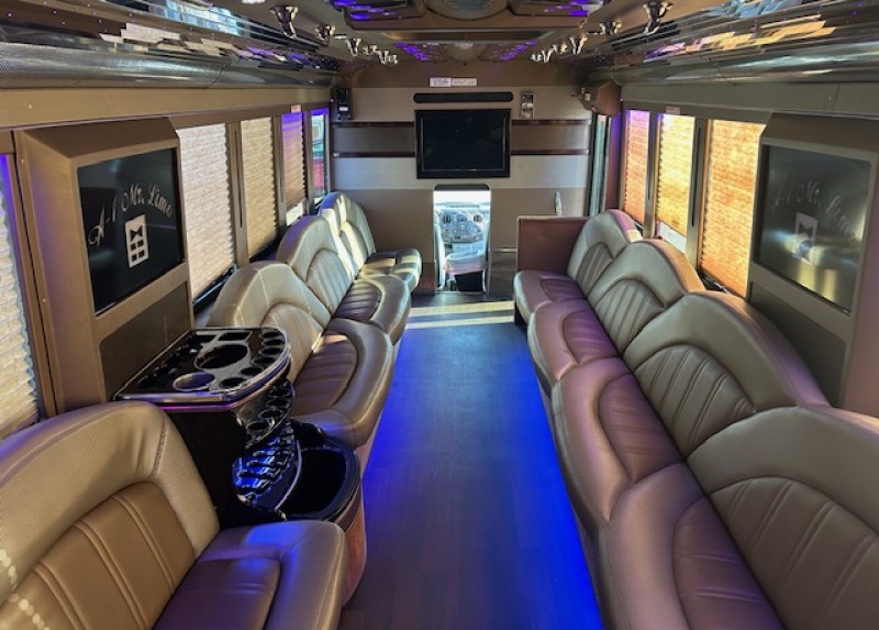 2014 Ford F-550 Limo Bus