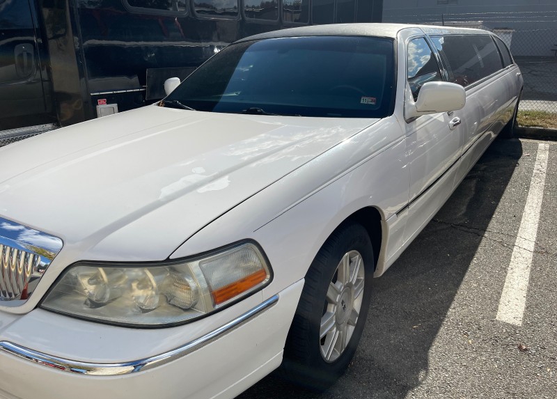 2008 Lincoln Town Car L Limousine