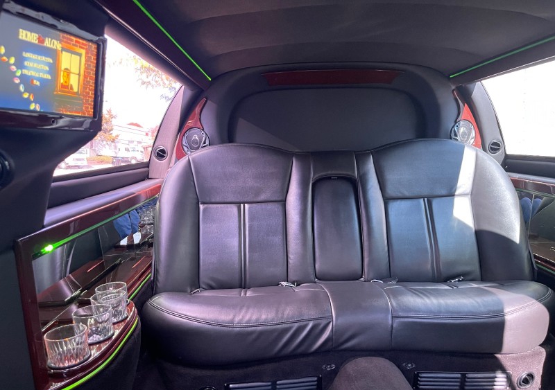 2011 Lincoln Town Car L Limousine