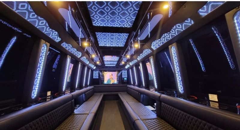 2018 Ford F-550 Party Bus