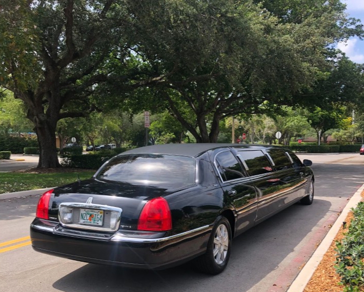 2008 Lincoln Town Car Limousine