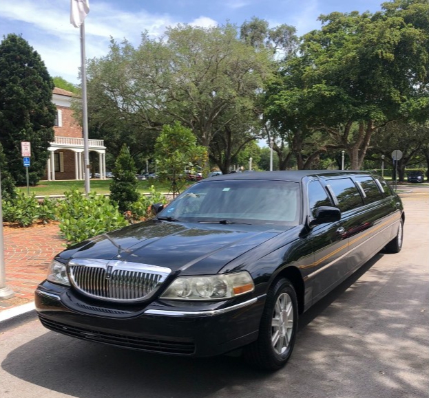 2008 Lincoln Town Car Limousine