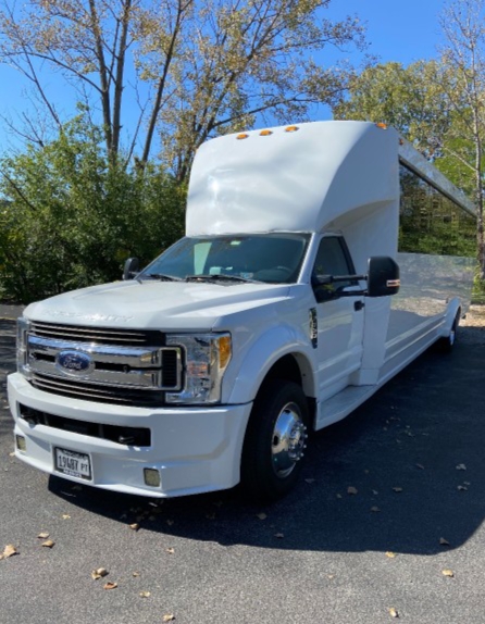 2017 Ford F-550 Limo Bus