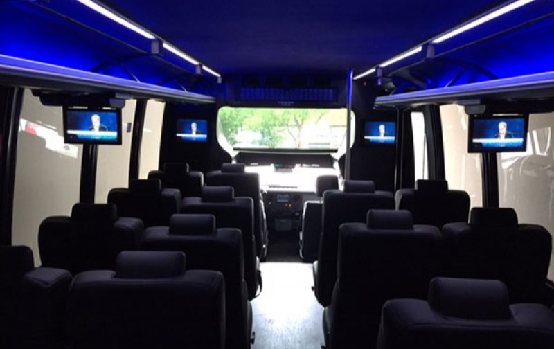 2015 Ford F-550 Shuttle Bus
