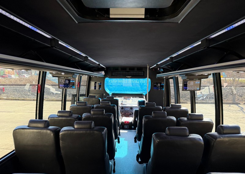2015 Ford F-550 Shuttle Bus
