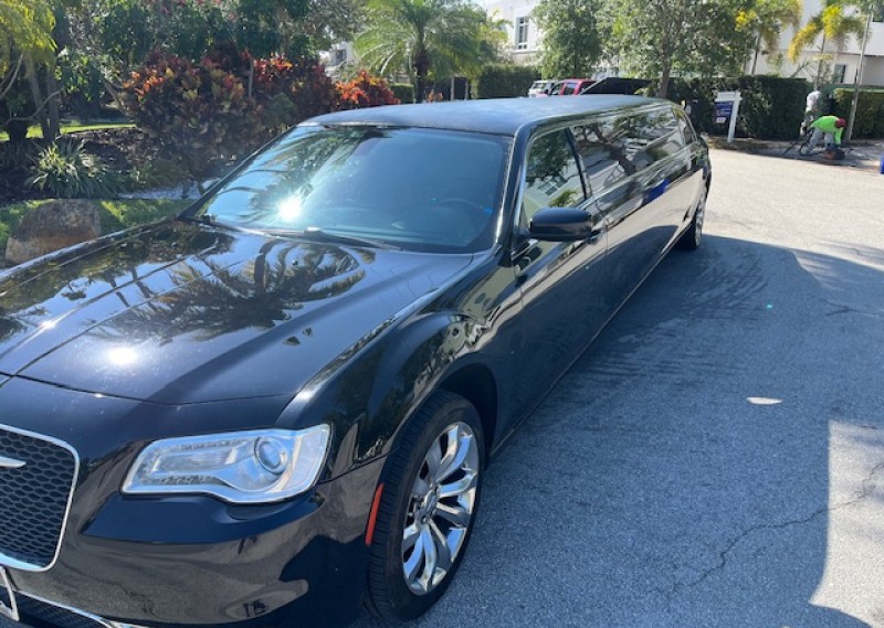 2017 Chrysler 300 Limousine