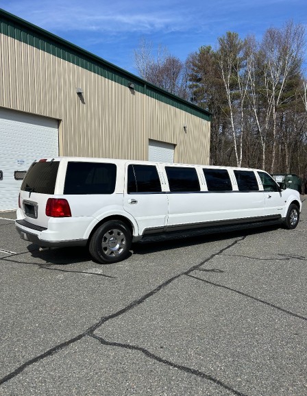 2004 Lincoln Navigator L Limousine