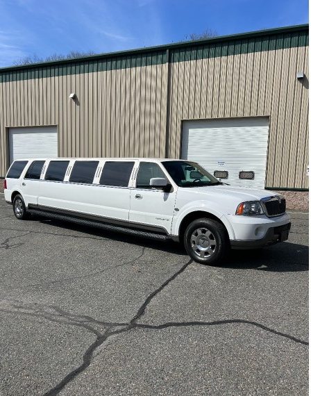 2004 Lincoln Navigator L Limousine