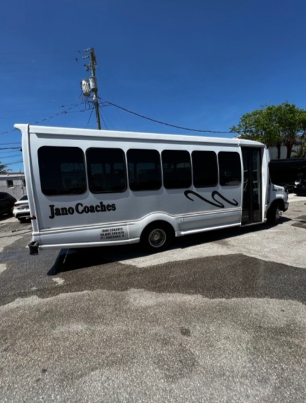 2016 Ford E-450 Shuttle Bus