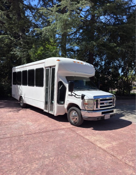 2015 Ford E-450 Limo Bus