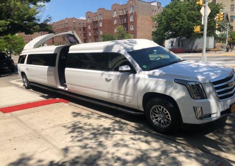 2016 Cadillac Escalade ESV Limousine