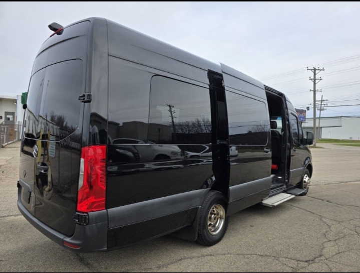 2022 Mercedes Benz Sprinter