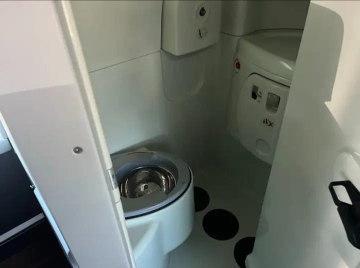 2014 Volvo 9700 Motorcoach