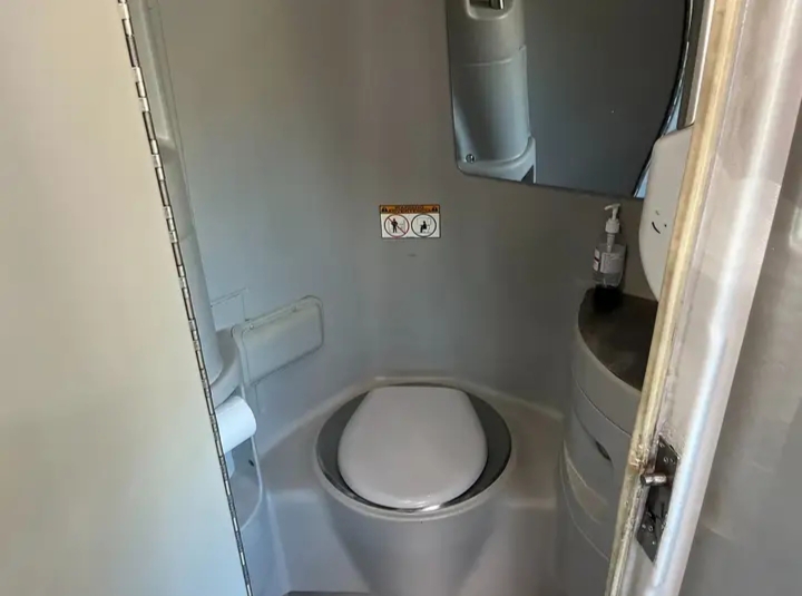 2011 MCI J4500 Motorcoach