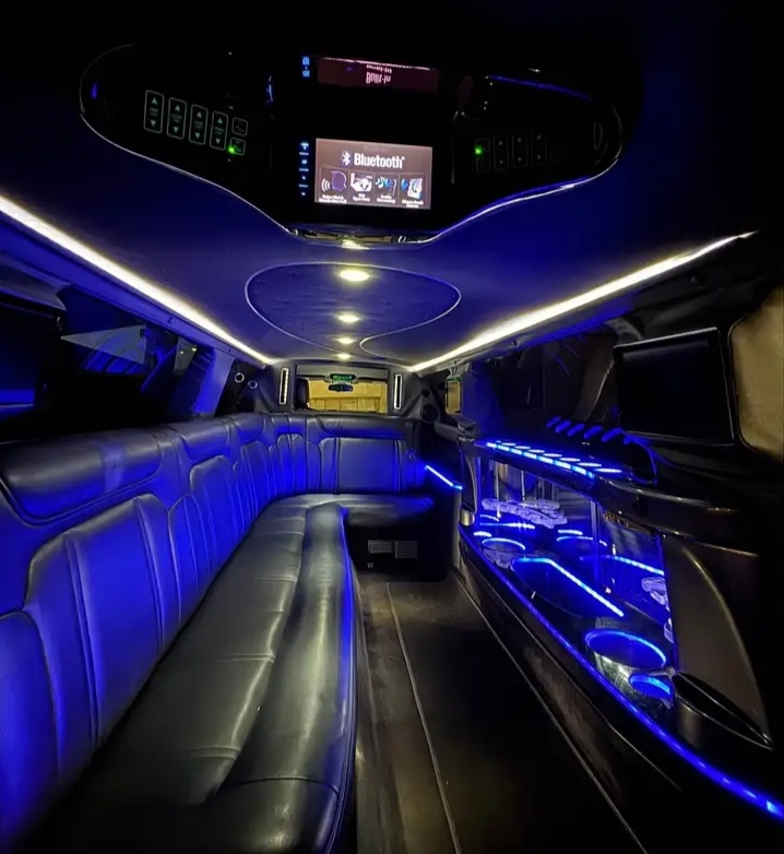 2018 Lincoln MKT Limousine