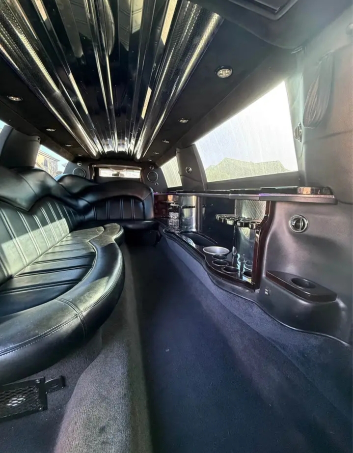 2016 Lincoln MKT Limousine