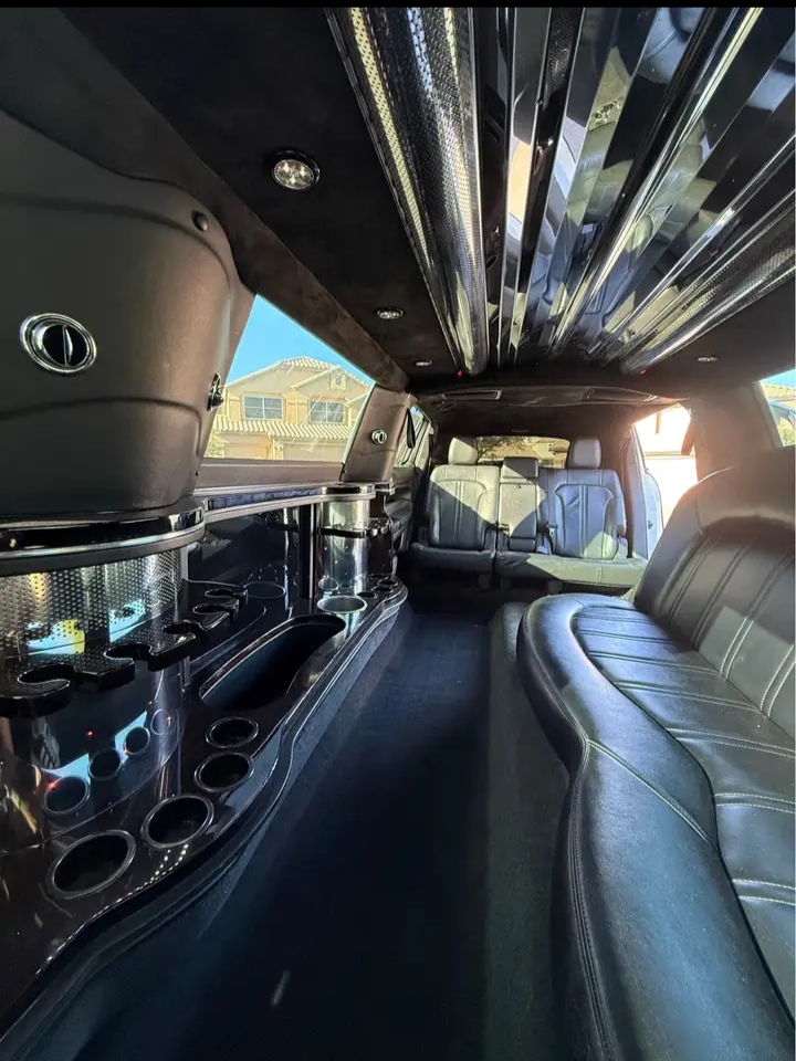 2016 Lincoln MKT Limousine