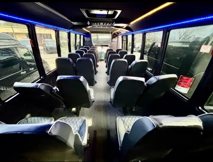 2017 Ford F-550 Shuttle Bus