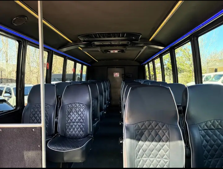 2017 Ford F-550 Shuttle Bus