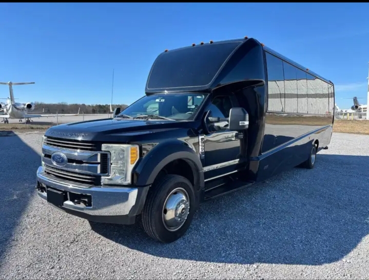 2017 Ford F-550 Shuttle Bus