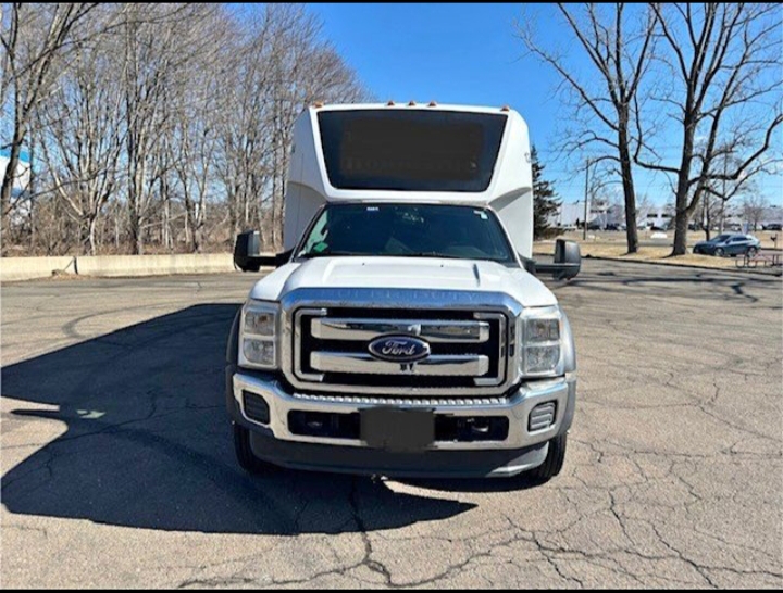 2016 Ford F-550 Limo Bus