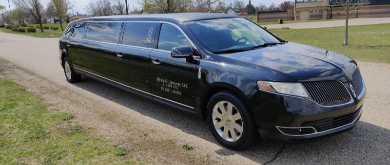 2013 Lincoln MKT Limousine