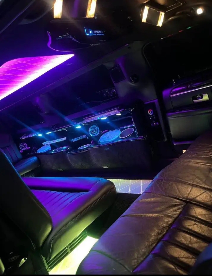 2006 Lincoln Town Car Limousine