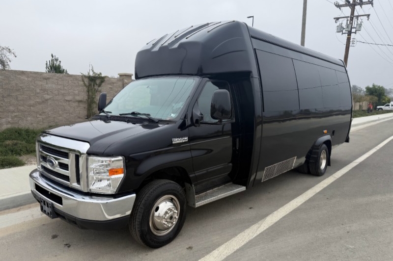 2018 Ford E-450 Party Bus