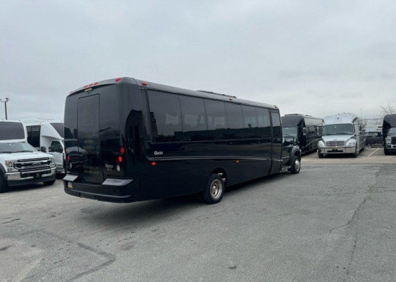 2016 Ford F-550 Shuttle Bus