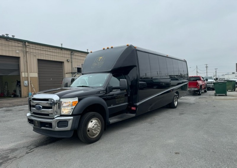 2016 Ford F-550 Shuttle Bus