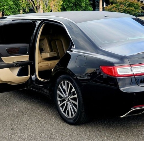 2018 Lincoln Continental Limousine
