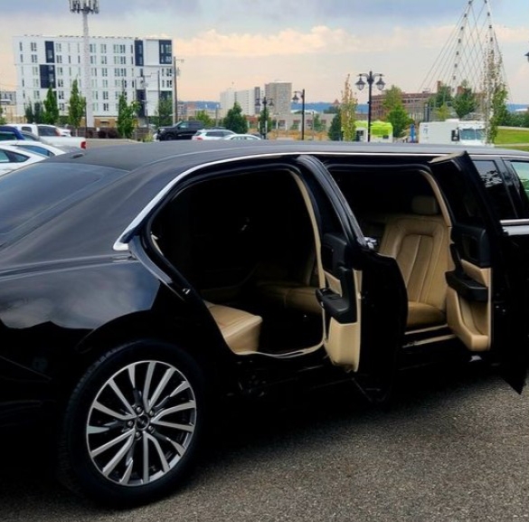 2018 Lincoln Continental Limousine