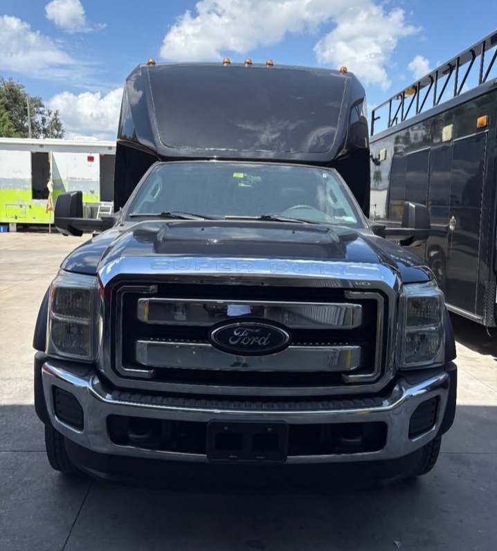2016 Ford F-550 Shuttle Bus