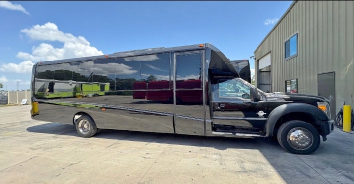 2016 Ford F-550 Shuttle Bus