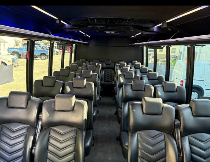 2016 Ford F-550 Shuttle Bus