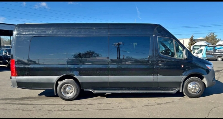 2022 Mercedes Benz Sprinter