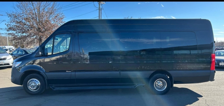 2022 Mercedes Benz Sprinter