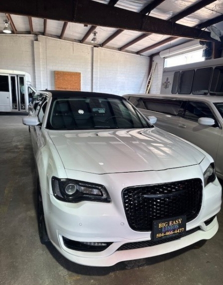 2022 Chrysler 300 Limousine