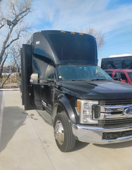 2018 Ford F-550 Shuttle Bus