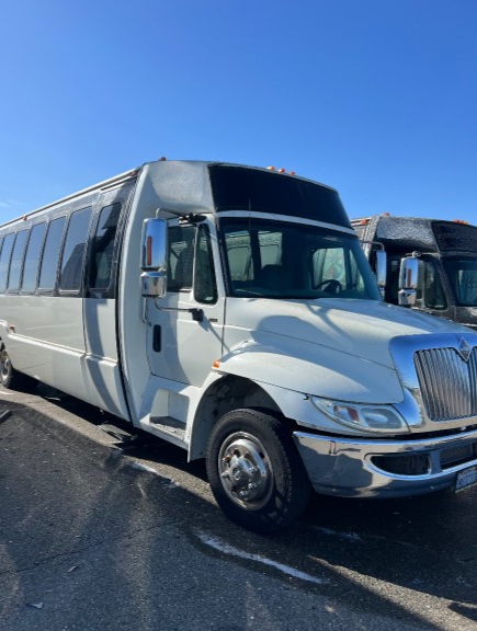 2008 International 3200 Shuttle Bus