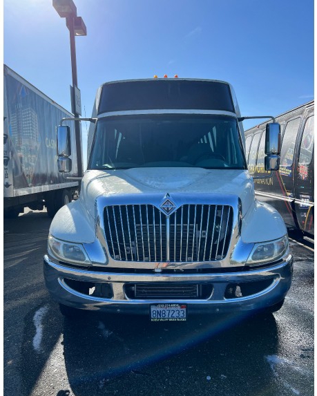 2008 International 3200 Shuttle Bus