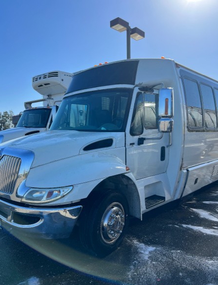2008 International 3200 Shuttle Bus