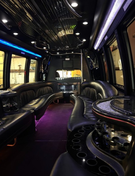 2007 International 3200 Limo Bus