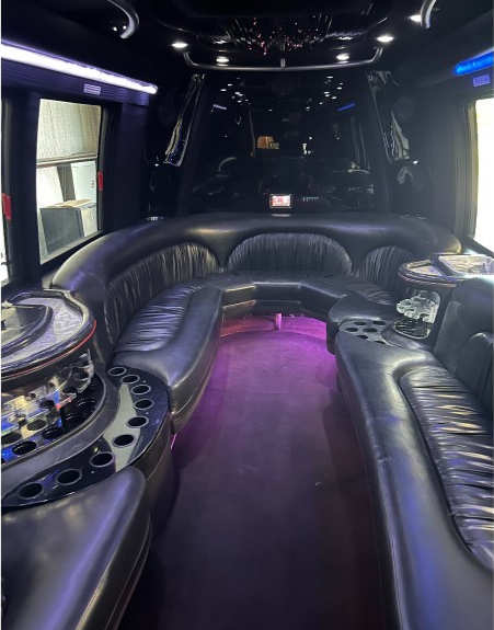 2007 International 3200 Limo Bus