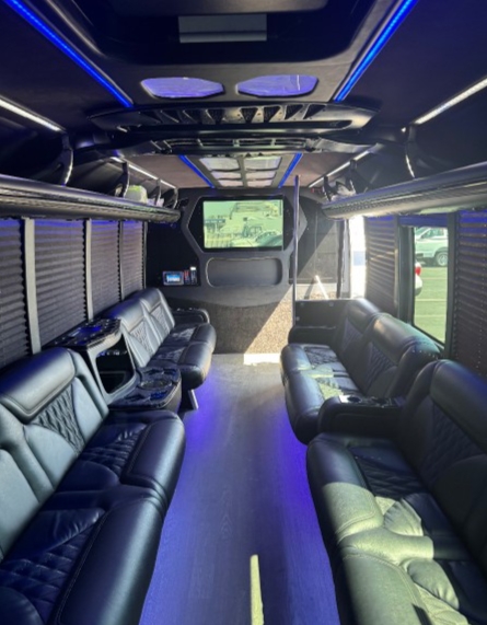 2017 Ford F-550 Limo Bus