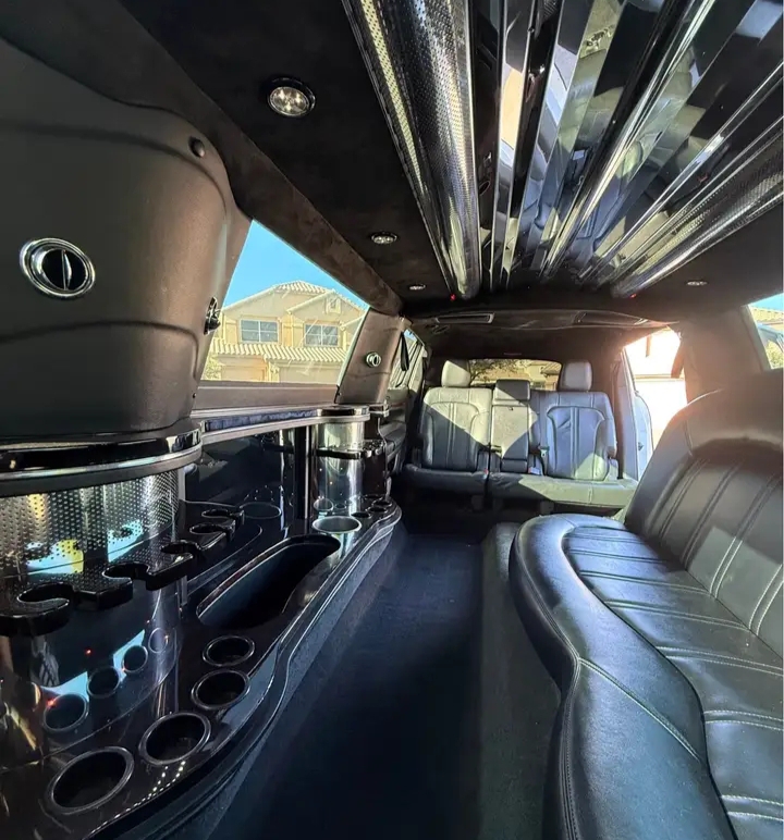 2016 Lincoln MKT Limousine