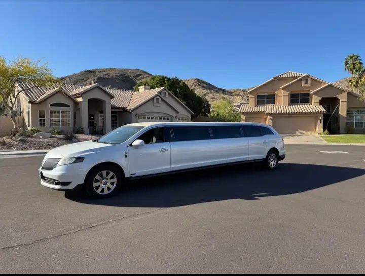2016 Lincoln MKT Limousine